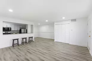 3930 Stone Gate Dr, Suitland, MD 20746 - Photo 2