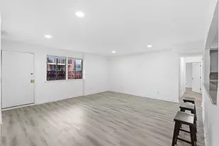 3930 Stone Gate Dr, Suitland, MD 20746 - Photo 6