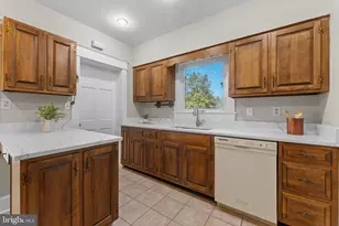 9905 Croom Rd, Upper Marlboro, MD 20772 - Photo 50