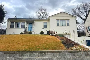 5612 Delaware Dr, Oxon Hill, MD 20745 - Photo 2