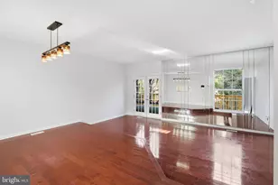 2402 W Rosecroft Village Cir, Oxon Hill, MD 20745 - Photo 10