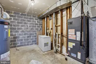 2402 W Rosecroft Village Cir, Oxon Hill, MD 20745 - Photo 24