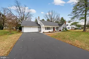12703 Cedarbrook Ln, Laurel, MD 20708 - Photo 2