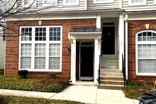 923 Pine Forest Ln, Upper Marlboro, MD 20774 - Photo 2