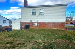 6621 Stockton Ln, Hyattsville, MD 20784 - Photo 2