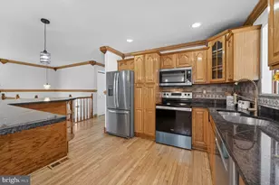 4707 Iverson Pl, Temple Hills, MD 20748 - Photo 2