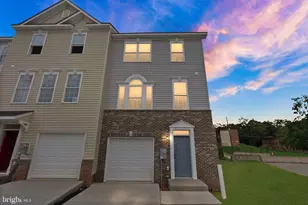 4917 Devitt Pl, Oxon Hill, MD 20745 - Photo 2