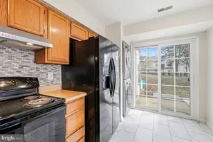 2401 W Rosecroft Village Cir, Oxon Hill, MD 20745 - Photo 16