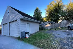 910 Montgomery St, Laurel, MD 20707 - Photo 4