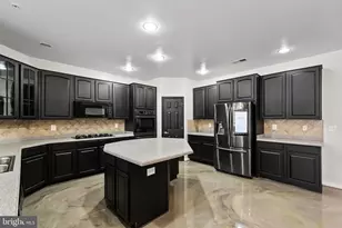 9015 Helmsley Dr, Clinton, MD 20735 - Photo 10