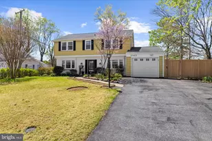 12403 Stafford Ln, Bowie, MD 20715 - Photo 2
