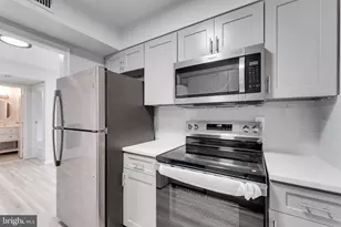 6982 Hanover Pkwy, Greenbelt, MD 20770 - Photo 8