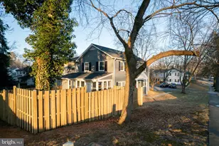 8715 Binghampton Pl, Upper Marlboro, MD 20772 - Photo 2