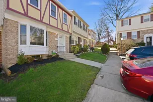 4044 Hanson Oaks Dr, Hyattsville, MD 20784 - Photo 2