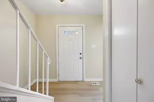 4044 Hanson Oaks Dr, Hyattsville, MD 20784 - Photo 4