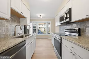 4044 Hanson Oaks Dr, Hyattsville, MD 20784 - Photo 8