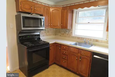 26 Lakeside Drive, Greenbelt, MD 20770 - Photo 8