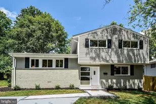 7422 Dominion Dr, Oxon Hill, MD 20745 - Photo 1