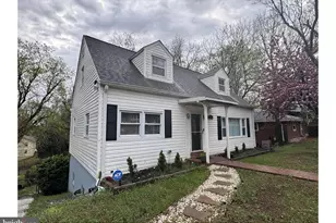 305 Cedar Ridge Dr, Oxon Hill, MD 20745 - Photo 2