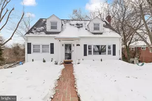 305 Cedar Ridge Dr, Oxon Hill, MD 20745 - Photo 1