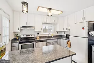 305 Cedar Ridge Dr, Oxon Hill, MD 20745 - Photo 4