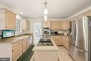 8826 Creekway Dr, Clinton, MD 20735 - Photo 14