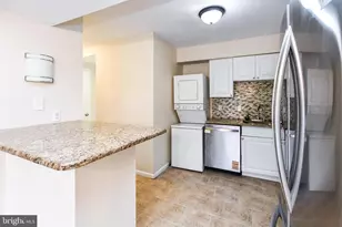 11482 Laurelwalk Dr, Laurel, MD 20708 - Photo 10