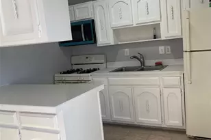 3839 Halloway Cir, Upper Marlboro, MD 20772 - Photo 4