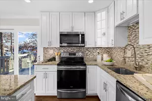 9008 Townsend Ln, Clinton, MD 20735 - Photo 12