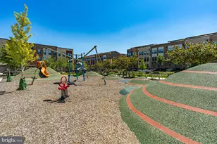 2705 Evansgreen Dr, Suitland, MD 20746 - Photo 38