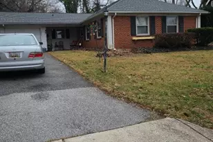 12902 Brunswick Ln, Bowie, MD 20715 - Photo 4