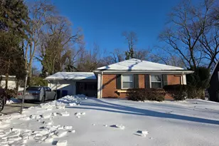 12902 Brunswick Ln, Bowie, MD 20715 - Photo 2