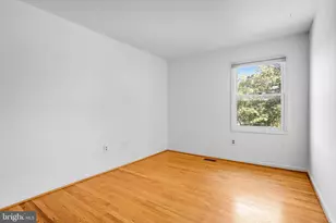 6935 Pineway, University Park, MD 20782 - Photo 8