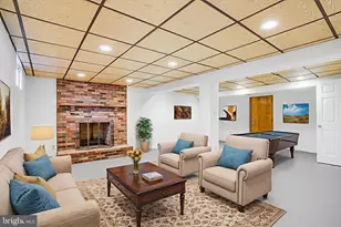 6935 Pineway, University Park, MD 20782 - Photo 10