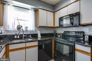 8329 Founders Woods Way, Fort Washington, MD 20744 - Photo 2