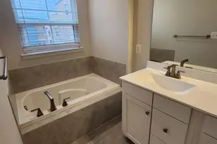 2823 Toles Park Dr, Suitland, MD 20746 - Photo 8