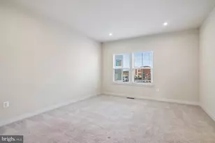 2823 Toles Park Dr, Suitland, MD 20746 - Photo 14