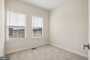 2823 Toles Park Dr, Suitland, MD 20746 - Photo 18