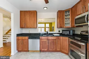 9102 Erfurt Ct, Laurel, MD 20708 - Photo 18