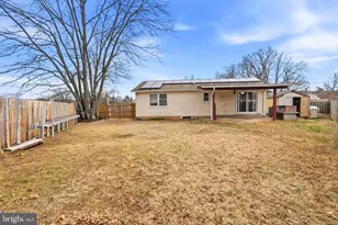 2200 Kent Village Dr, Landover, MD 20785 - Photo 8