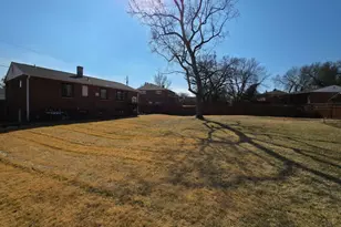 7225 Dominion Dr, Oxon Hill, MD 20745 - Photo 12