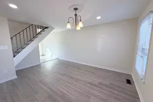 4054 Hanson Oaks Dr, Hyattsville, MD 20784 - Photo 4