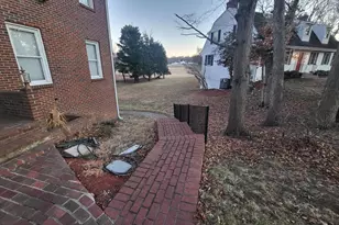 12602 Monterey Cir, Fort Washington, MD 20744 - Photo 2