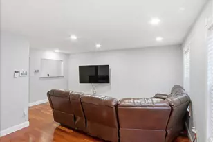 8307 Snowden Oaks Pl, Laurel, MD 20708 - Photo 2