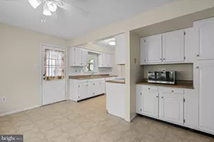 3909 Stoconga Dr, Beltsville, MD 20705 - Photo 10