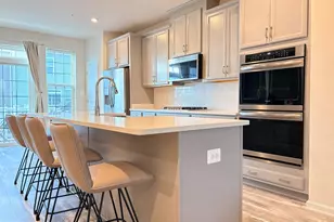 2734 Pinebrook Rd, Landover, MD 20785 - Photo 14