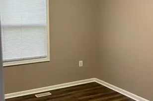 2121 N Anvil Ln, Temple Hills, MD 20748 - Photo 14