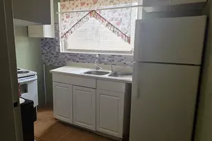 5017 Roseld Ct, Oxon Hill, MD 20745 - Photo 2