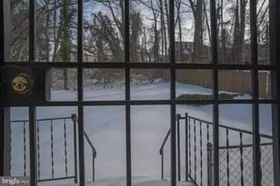 5704 Woodland Dr, Oxon Hill, MD 20745 - Photo 16