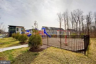 215 Phoenix Dr, Upper Marlboro, MD 20774 - Photo 28